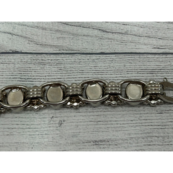 Vintage White Milk Glass Cabochon and Sparkling Rhinestone Silver Tone Bracelet - Picture 10 of 14